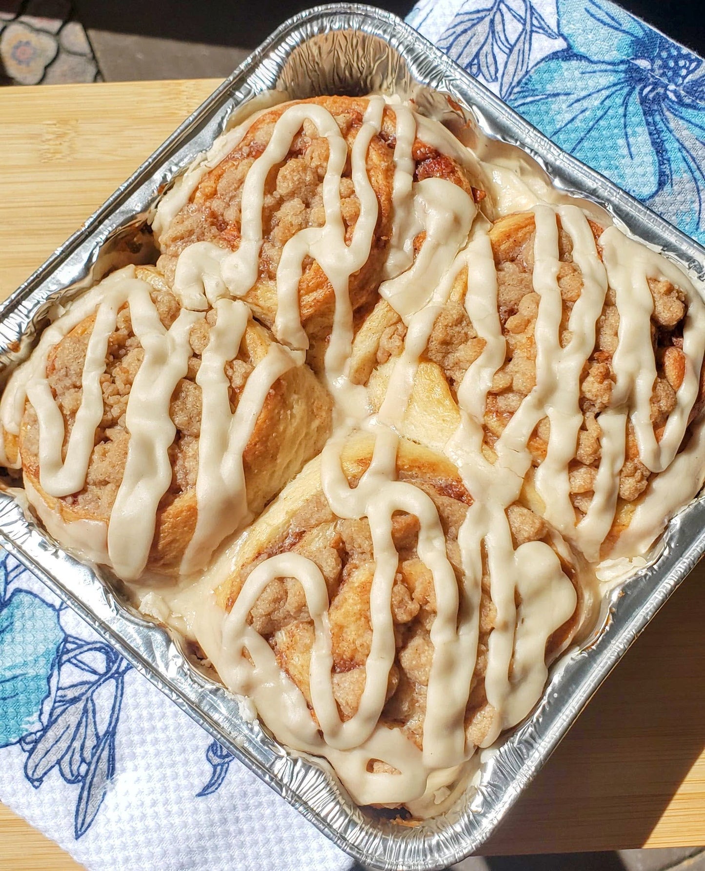 Apple Crumble Cinnamon Rolls, 4 pk